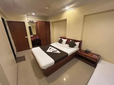 Lucky Goregaon - 31