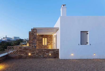 White Tinos Luxury Suites - 10