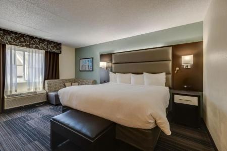 Club Nashville Inn & Suites - 5