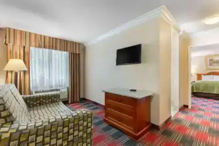 Quality Inn & Suites Oceanside Near Camp Pendleton - 48
