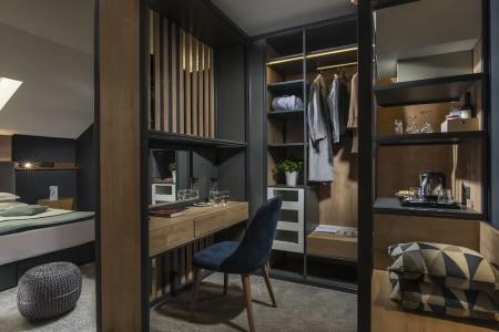 Rosslyn Thracia Sofia - 99