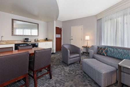 Courtyard by Marriott Downtown - 53