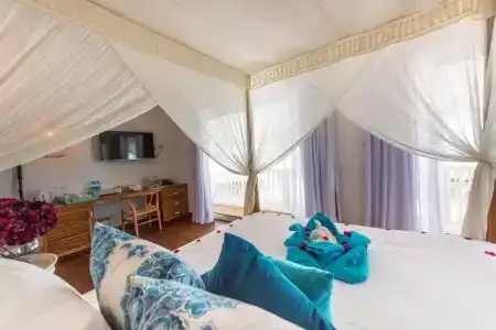 Seapoint Boutique - 117