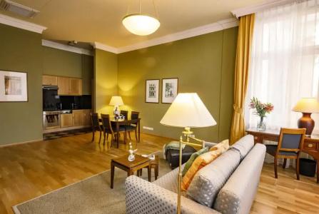 Louisa's Place - 124