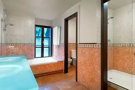 Palacio del Carmen, Autograph Collection - 72