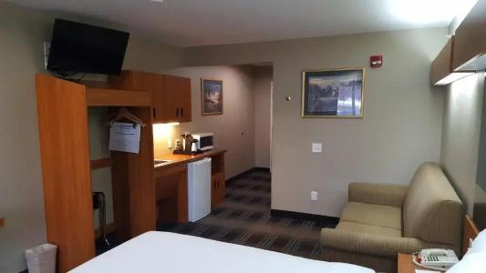 Microtel Inn & Suites by Wyndham - 36