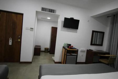 Serenity Tissa - 37