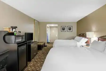 Quality Inn - Lindale - 18