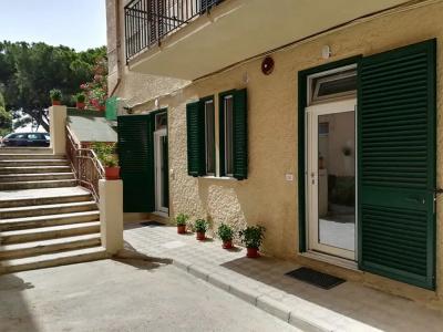 Guest House Via Marina B&B - 19