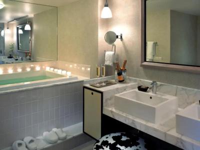 The Highland Dallas, Curio Collection by Hilton - 55