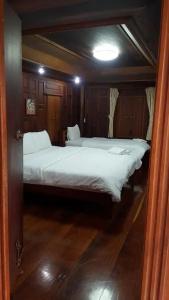 Ruean Mai Chai Khlong - 70