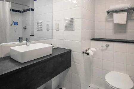 Best Western Plough & Harrow - 87