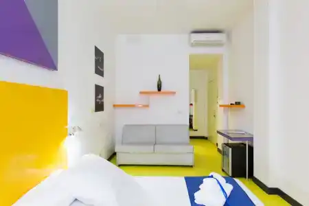 Correra 241 Lifestyle - 12
