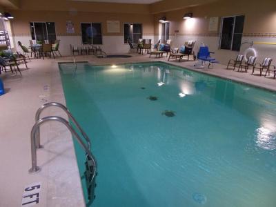 Hampton Inn & Suites - 14