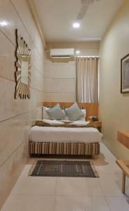 Bentley Marine Drive - 18