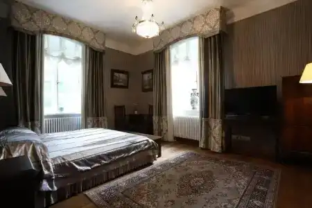 Saka Manor - 49
