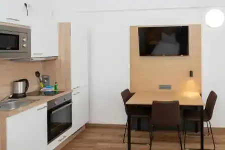 LA serviced - 15