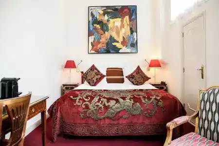 Ambassade - 110