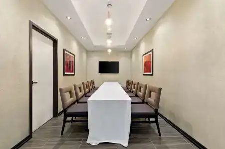 Best Western Plus North York & Suites - 16