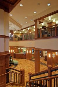 Hampton Inn and Suites Downtown - 15