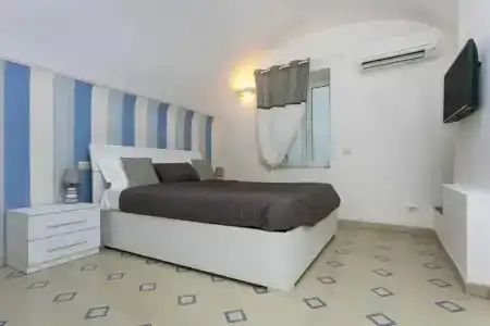 To Be Capri - 17