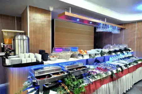 Rhiss Bostanci - 32