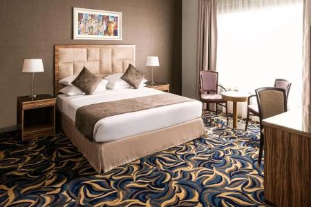 Emirates Plaza - 17