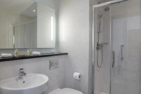 DoubleTree by Hilton London Angel Kings Cross - 57
