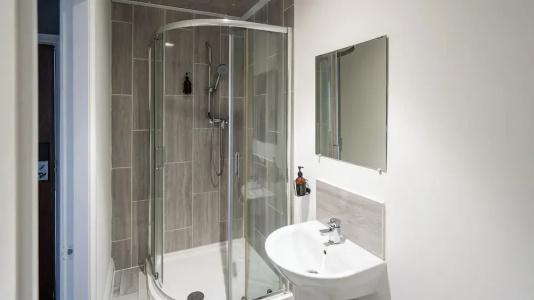 Trivelles - Manchester - Cross Lane - 44