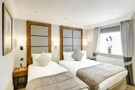 Langham Court - 26