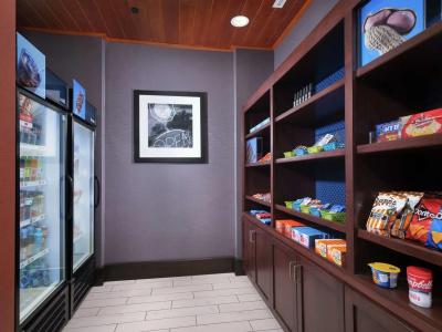 Hampton Inn & Suites/Hamilton Place - 11