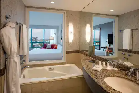 The Diplomat Beach Resort Hollywood, Curio Collection by Hilton - 8