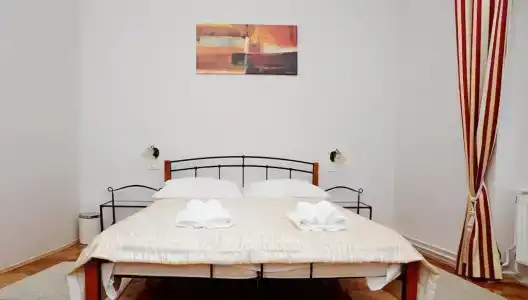 Apartments & Rooms Flowers - 15