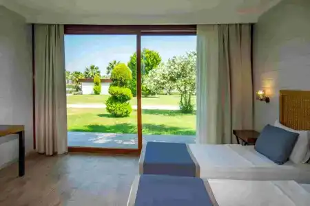 Risus Beach Resort - 40