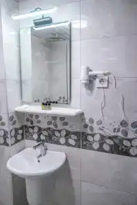 Mustis Royal Plaza - 8