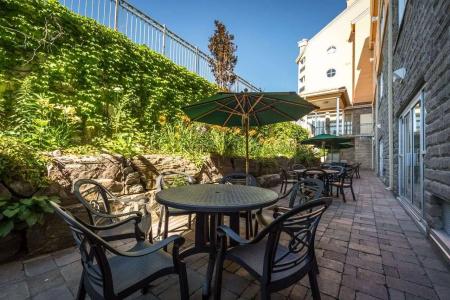 Monte Carlo Inn - 20