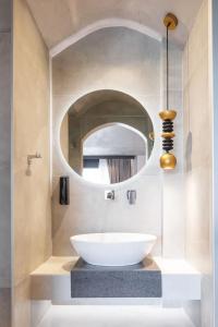 Blue Carpet Luxury Suites - 263