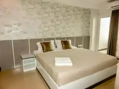 The Premium Residence - 1