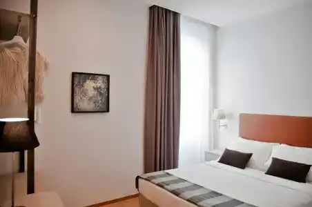 Giuturna Boutique - 3
