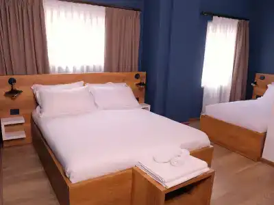 Oda Tirana - 30
