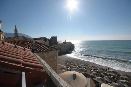 R club  Old Town Budva - 8