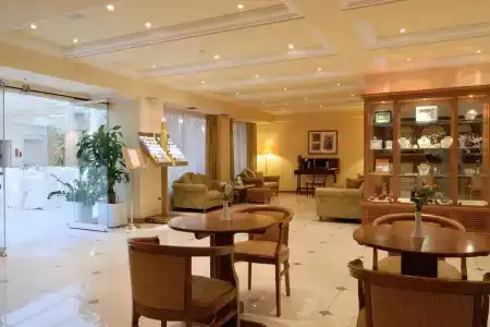 Athens Atrium & Jacuzzi Suites - 18