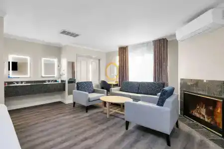 Howard Johnson by Wyndham San Francisco Marina District - 4