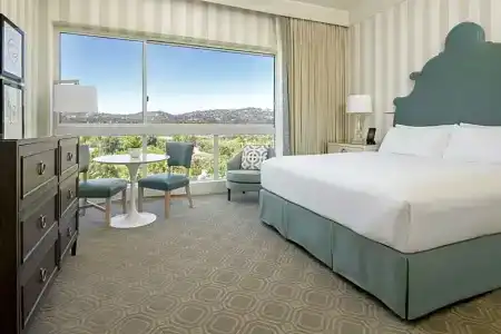 The Beverly Hilton - 84