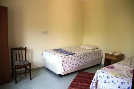 Rose Pension - 61
