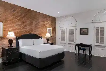 Royal New Orleans - 25