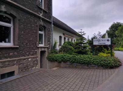 Zur-Borke - 0