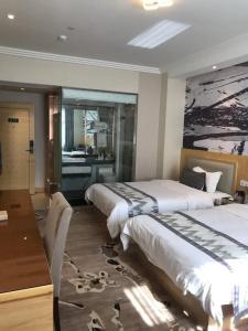 St. Moritz Business - 24