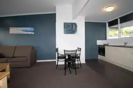 The Avenue - 29