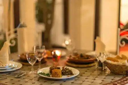 Riad Nasreen - 10